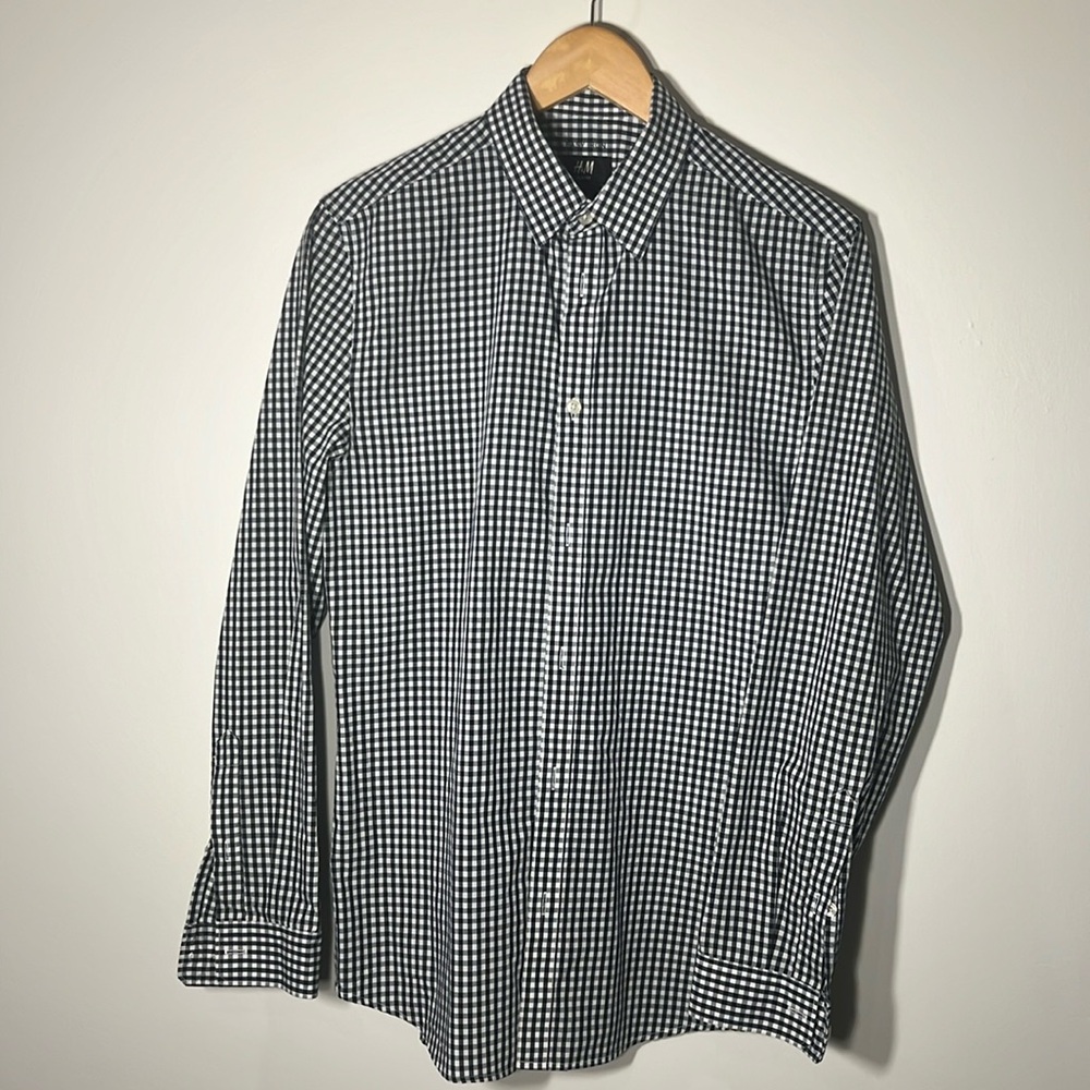 H&M Slim Fit Long Sleeve Button Up